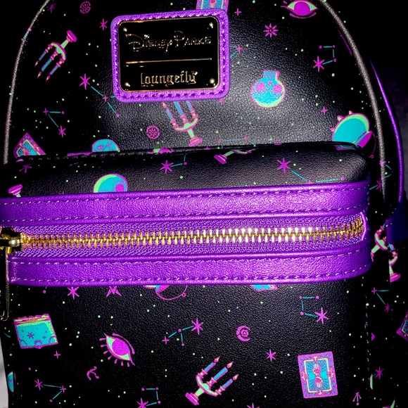 Hocus Pocus DisneyParks Loungefly mini bag - Picture 1 of 5